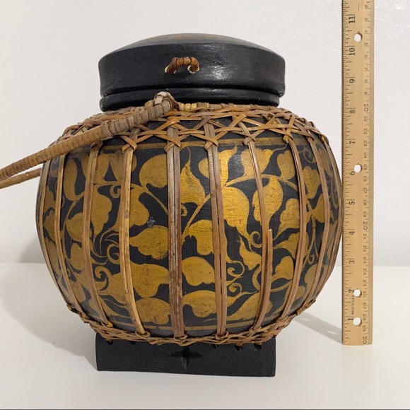 Vintage Hand Made Asian Basket with handle and lid - Picture 11 of 13